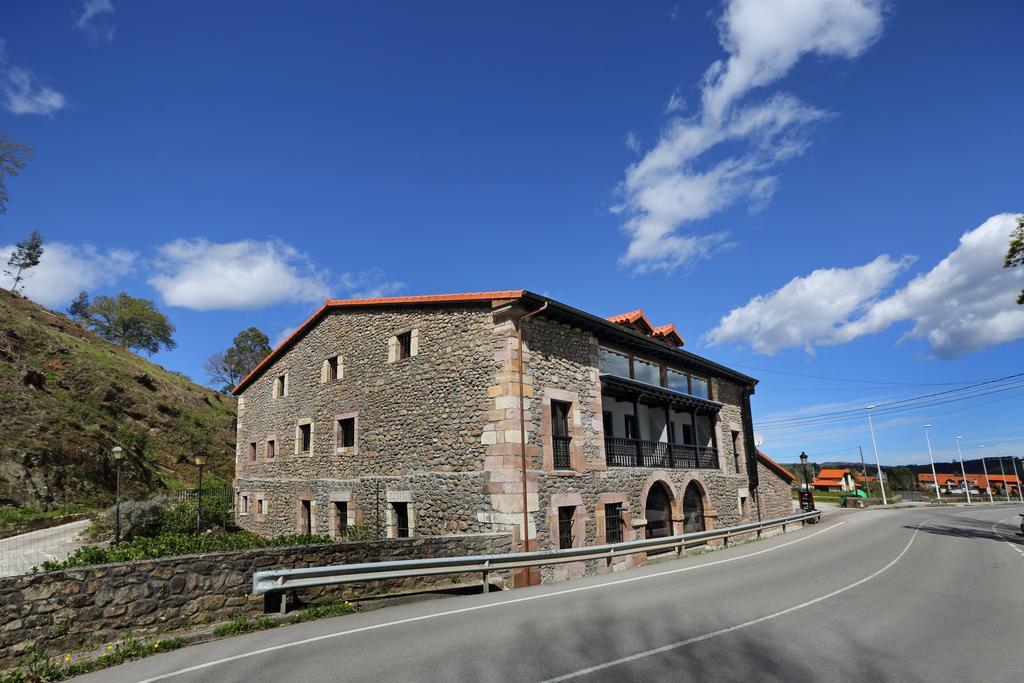 Apartamentos Santa Lucia Cabezón de la Sal Exterior foto